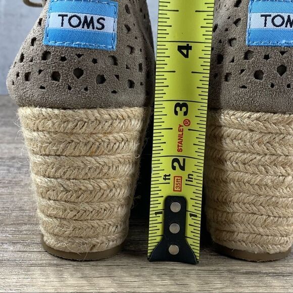 Toms Ankle Boots Womens~Desert Wedge Tan Suede Lace Up Shoes~Size W9 (301213) - Picture 5 of 9